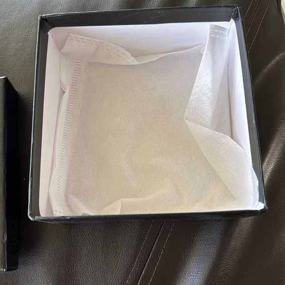 Gucci empty box - Picture 2 of 3